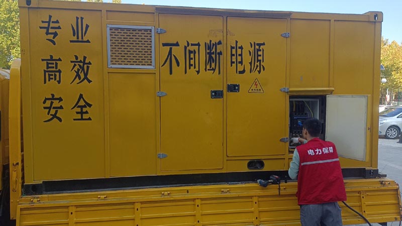 罗江柴油发电机组和UPS电源配合使用时，如何避免切换过程中的电力中断？